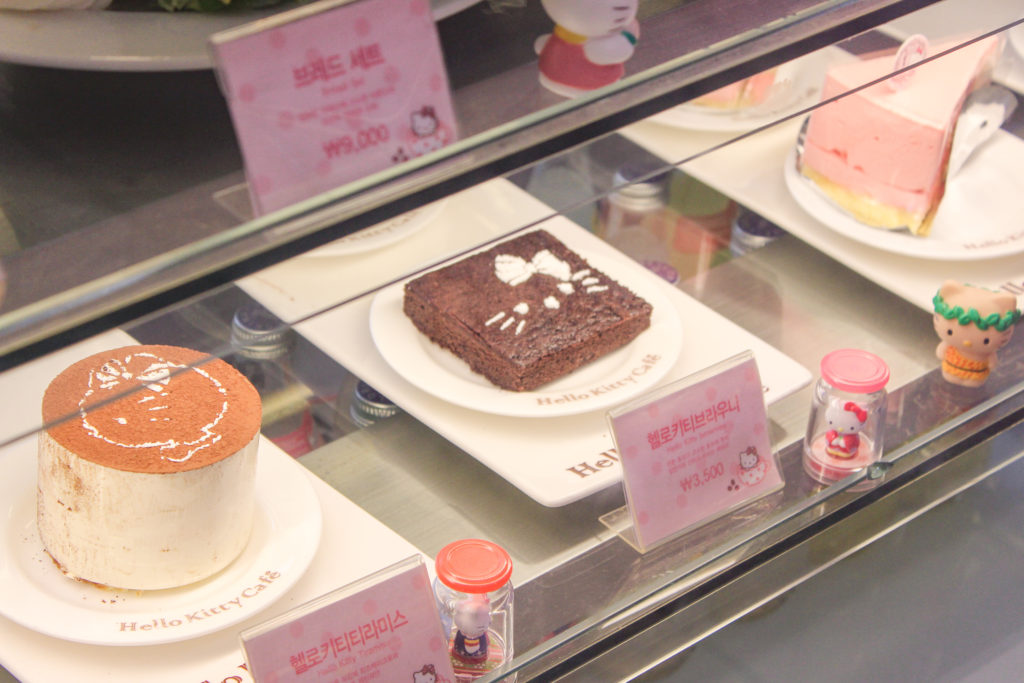 hello kitty cafe in seoul 7