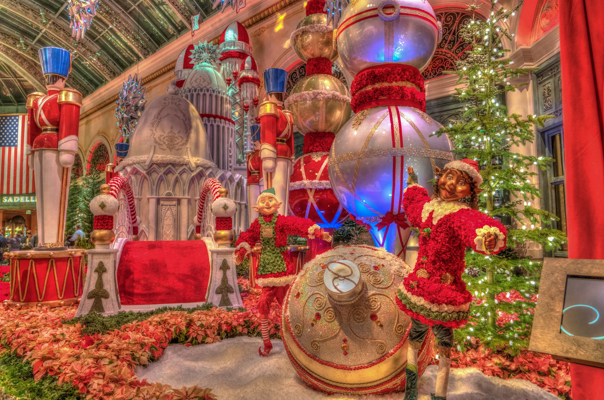 Enchant' Christmas light event returns to Las Vegas, with new display on  the Strip