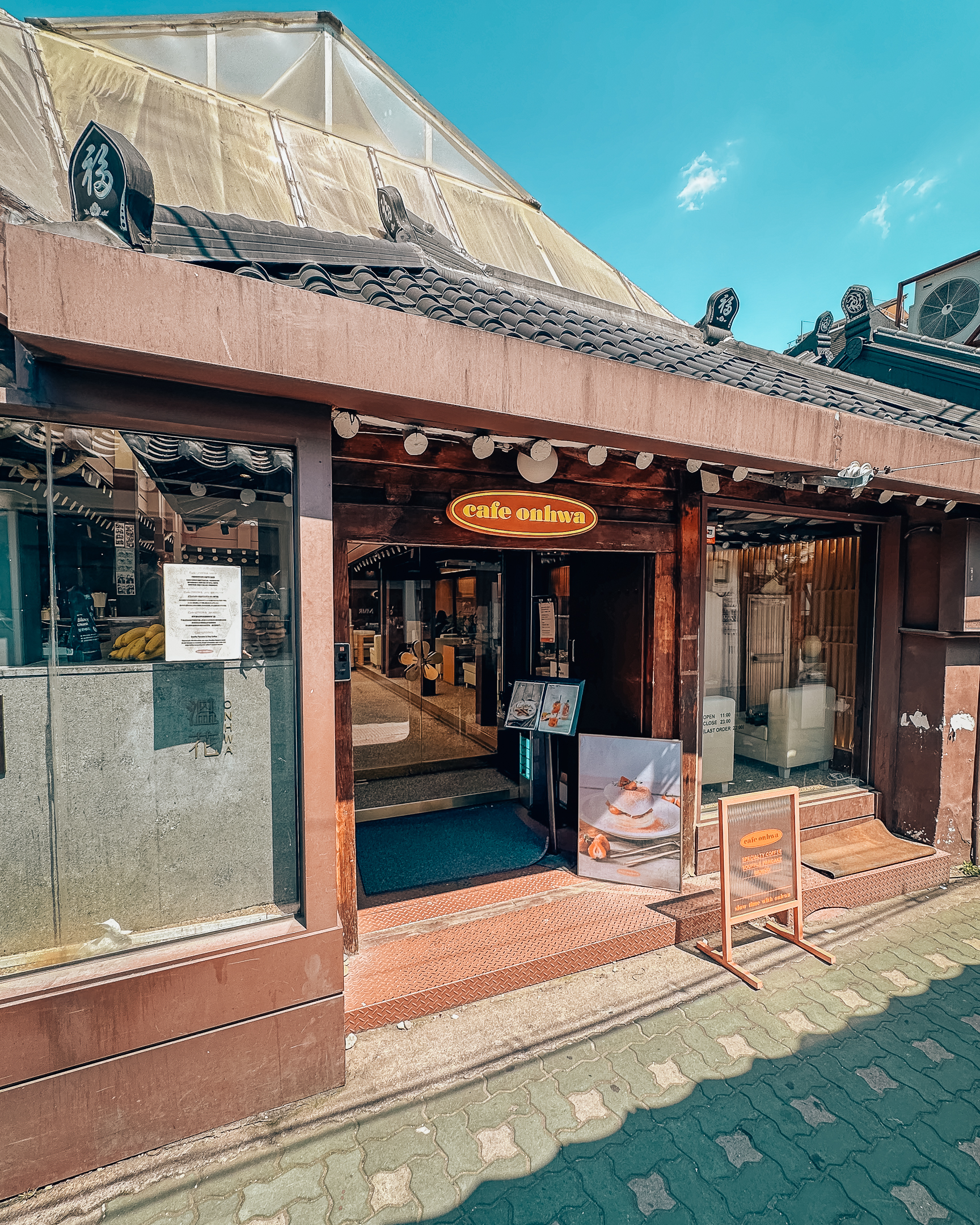 ikseondong-hanok-village-cafe-onhwa-seoul-2024-copy